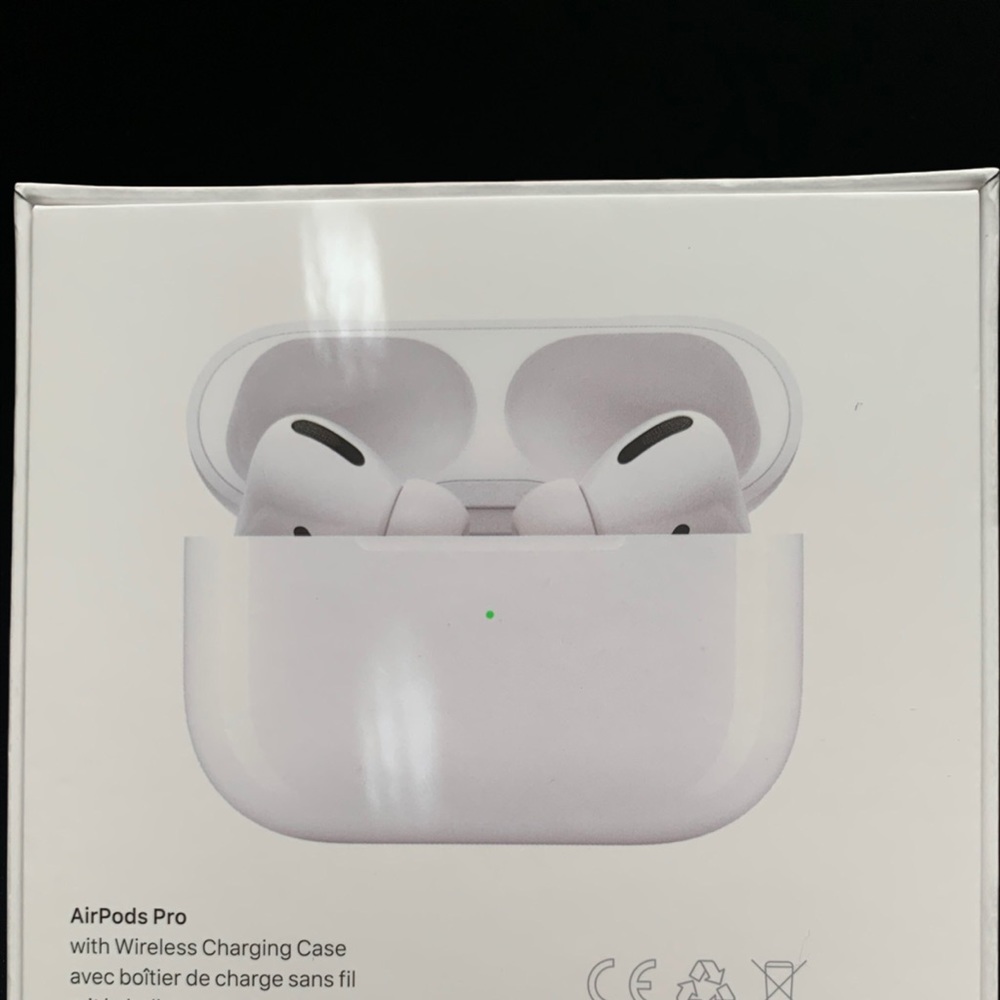 Air Pod Pros - Picture 3 of 4